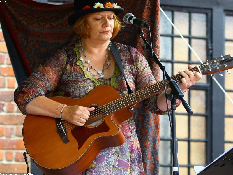 Фолк-группа ищет флейтиста